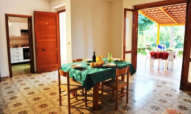 APARTMENT CAPACITY 6 TWO BEDROOMS