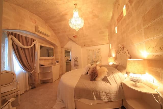 SUITE SEA VIEW KING BED