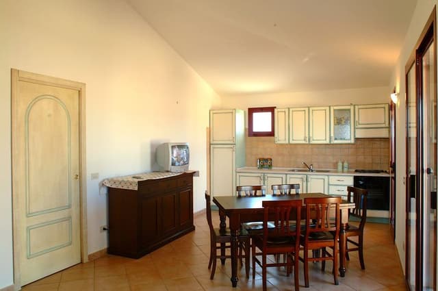 APARTMENT CAPACITY 6 THREE BEDROOM