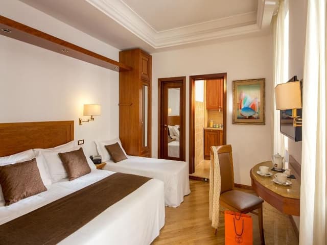 APARTMENT WITH KITCHENETTE