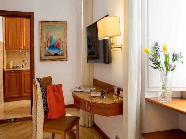 APARTMENT WITH KITCHENETTE