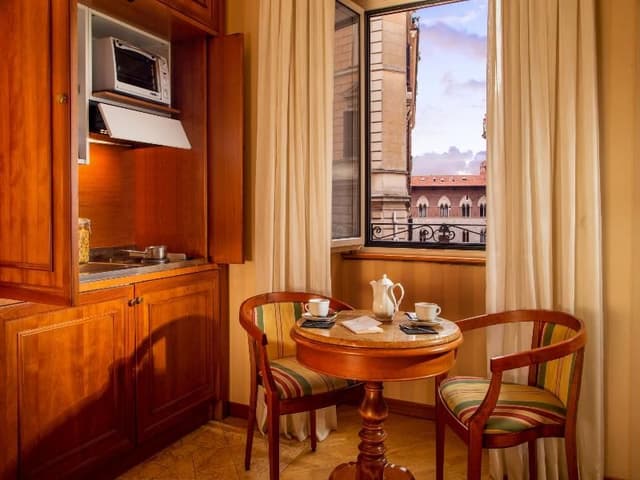APARTMENT WITH KITCHENETTE