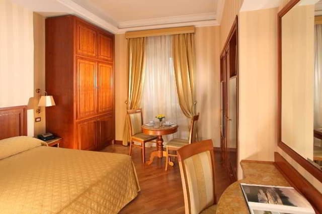 APARTMENT WITH KITCHENETTE