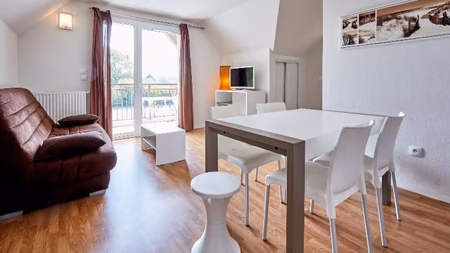 APARTMENT CAPACITY 6 TWO BEDROOMS