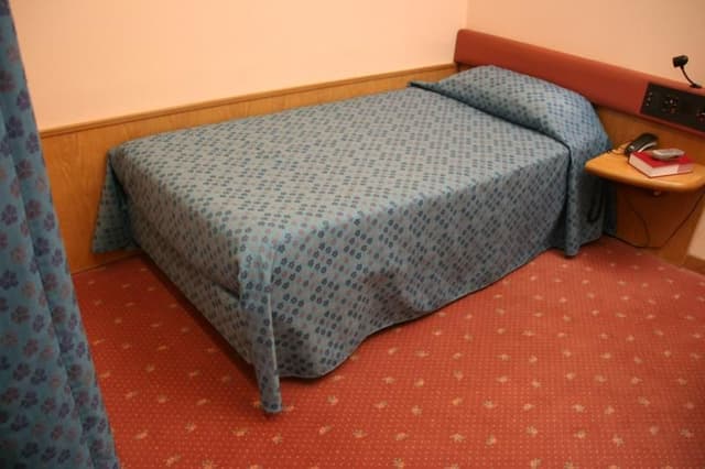 SINGLE STANDARD