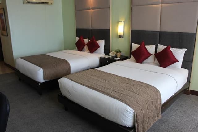 DOUBLE DELUXE