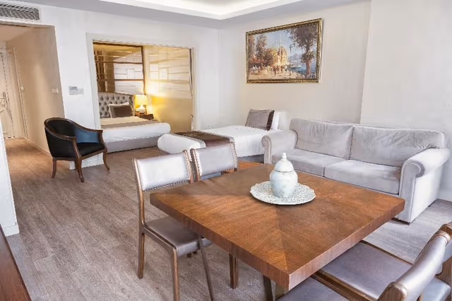 FAMILY ROOM STANDARD