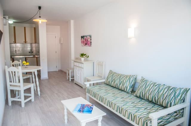 APARTMENT CAPACITY 4 ONE BEDROOM