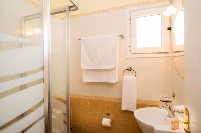 SUITE CAPACITY 2