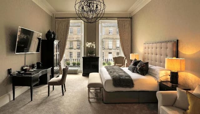 SUITE WITH DOUBLE BED