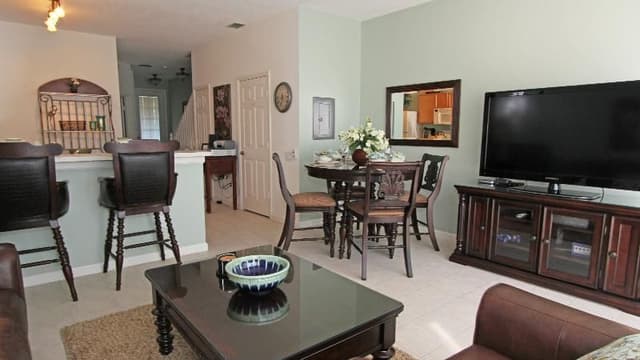 TOWNHOME THREE BEDROOMS