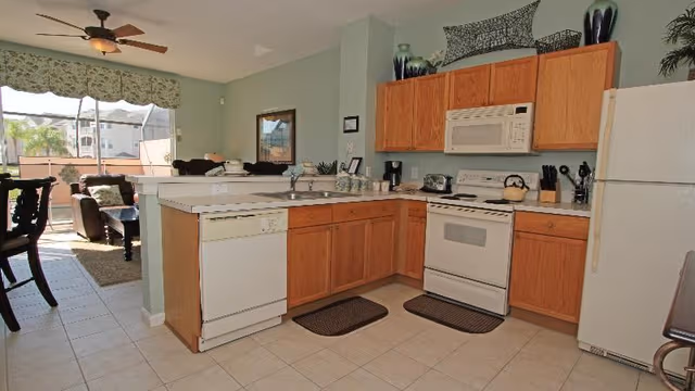 TOWNHOME THREE BEDROOMS