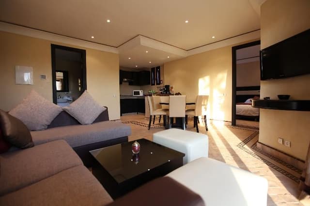 SUITE CAPACITY 5 TWO BEDROOMS