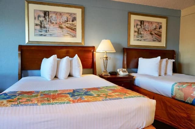DOUBLE TWO DOUBLE BEDS