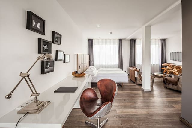 JUNIOR SUITE CAPACITY 1