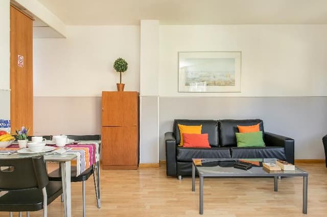 APARTMENT CAPACITY 3