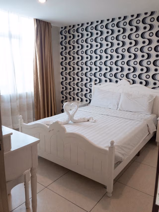 APARTMENT FOUR BEDROOMS