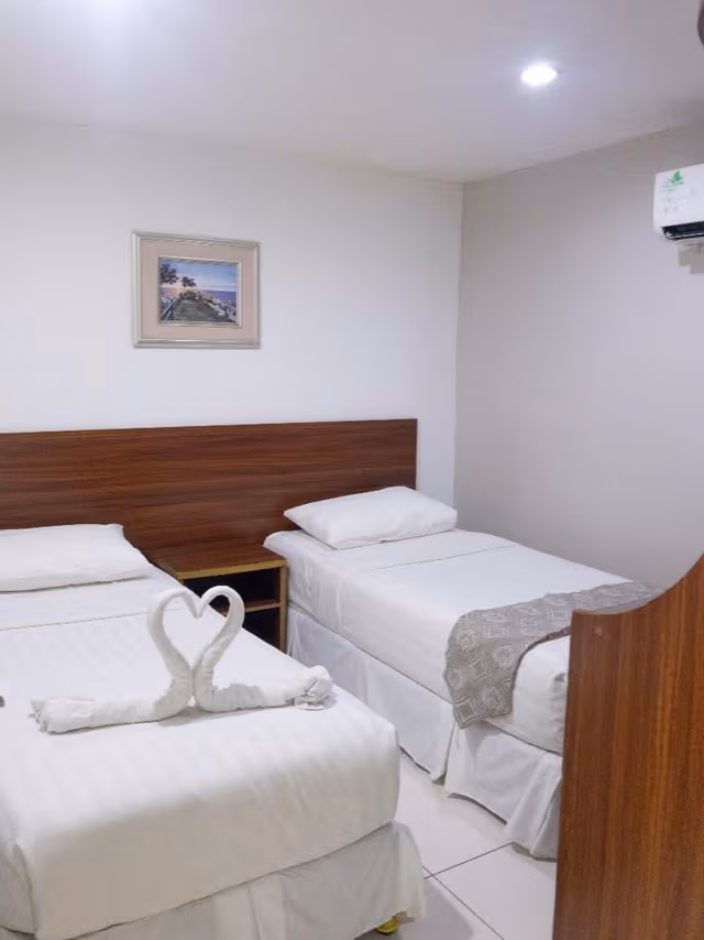 APARTMENT THREE BEDROOMS