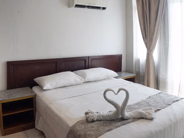 APARTMENT THREE BEDROOMS