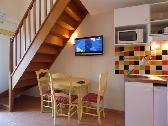 APARTMENT DUPLEX
