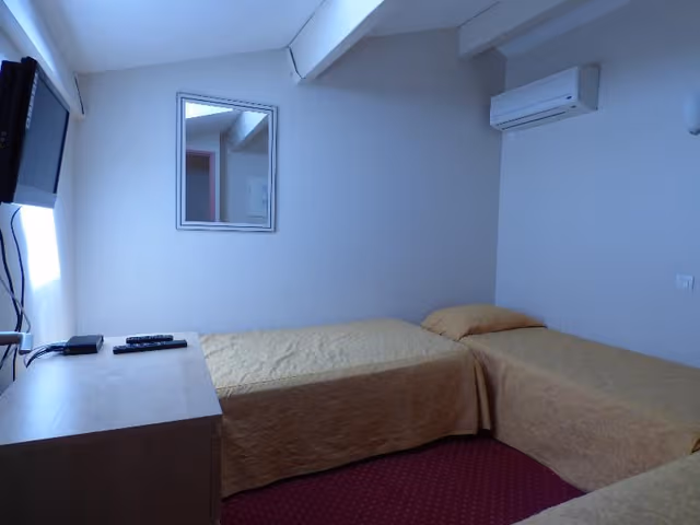 APARTMENT DUPLEX