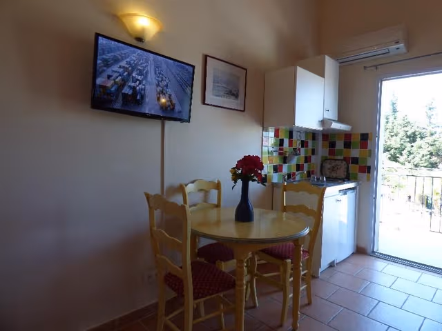 APARTMENT DUPLEX