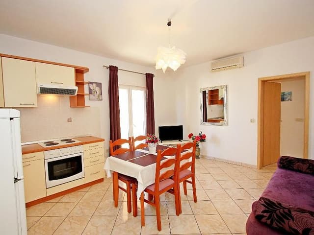 APARTMENT CAPACITY 6
