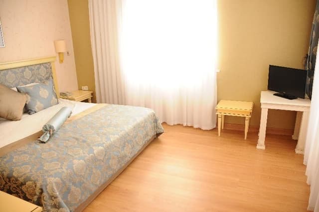 SUITE LAND VIEW