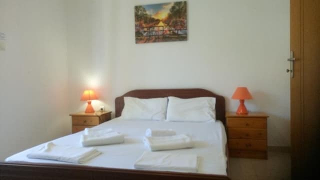 APARTMENT TWO BEDS
