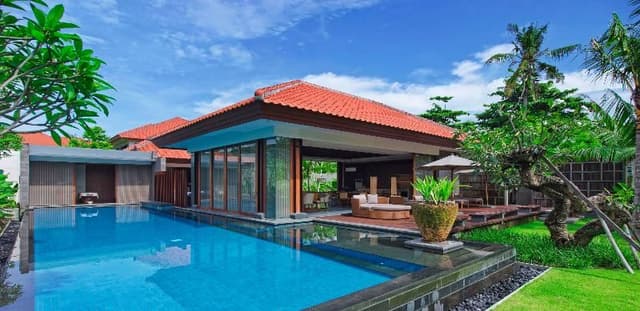 VILLA BEACH FRONT