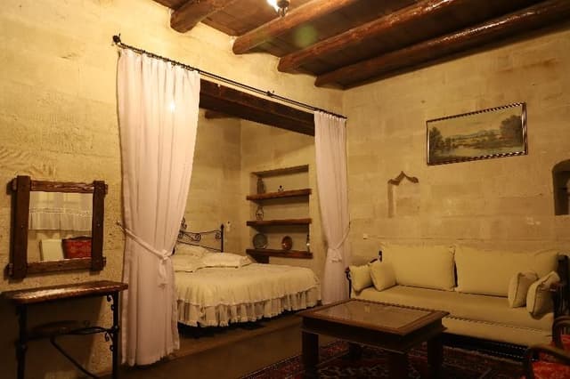 SUITE CAPACITY 1