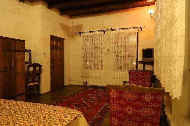 SUITE CAPACITY 2