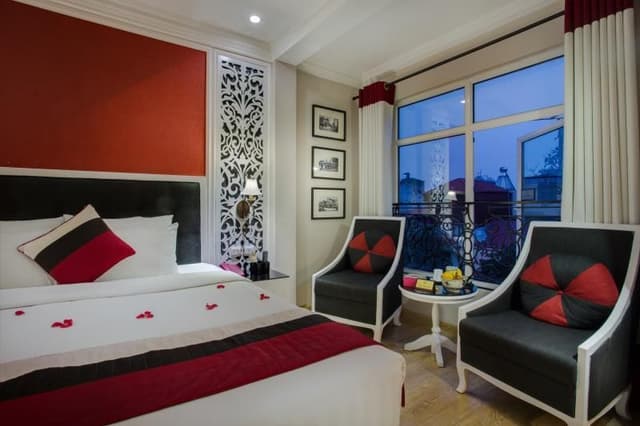 JUNIOR SUITE KING SIZE BED