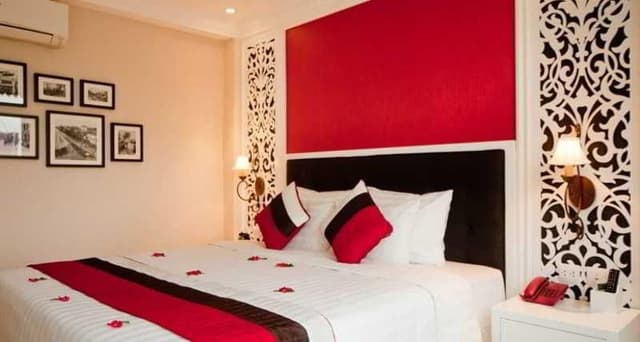 JUNIOR SUITE KING SIZE BED