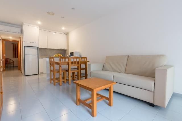 APARTMENT CAPACITY 2 ONE BEDROOM