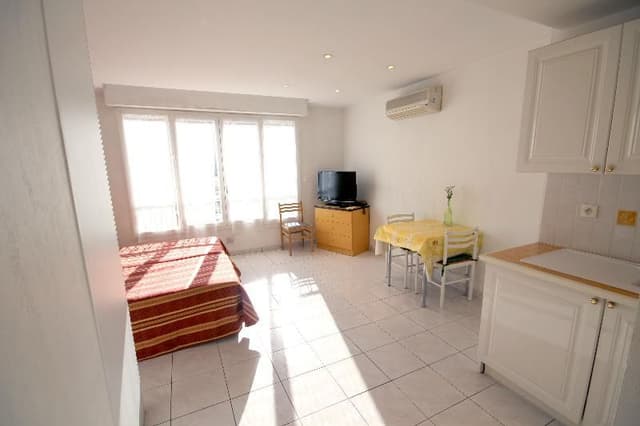APARTMENT TWO BEDS