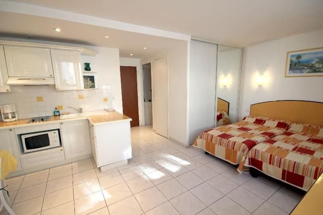 APARTMENT TWO BEDS