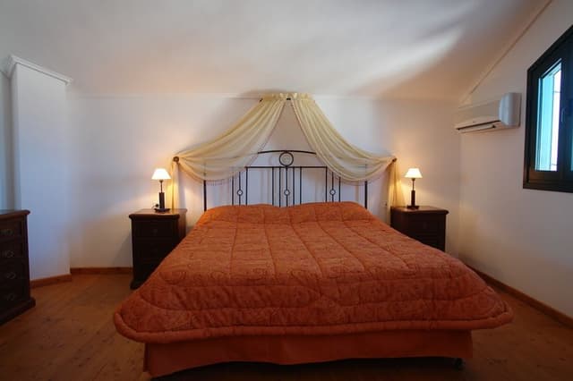 FAMILY ROOM ANNEX