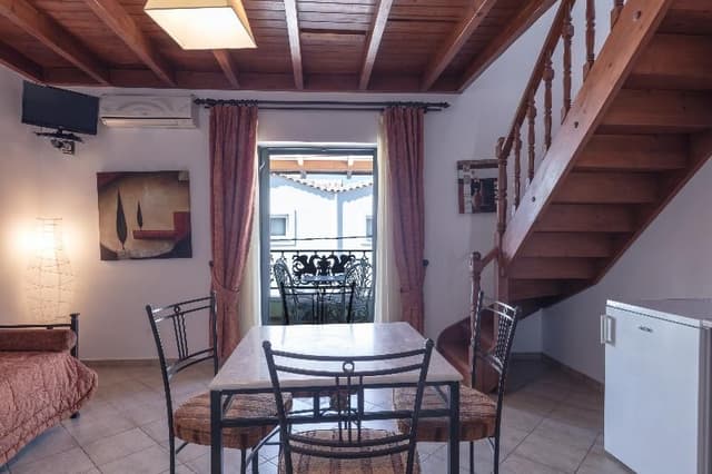 FAMILY ROOM ANNEX