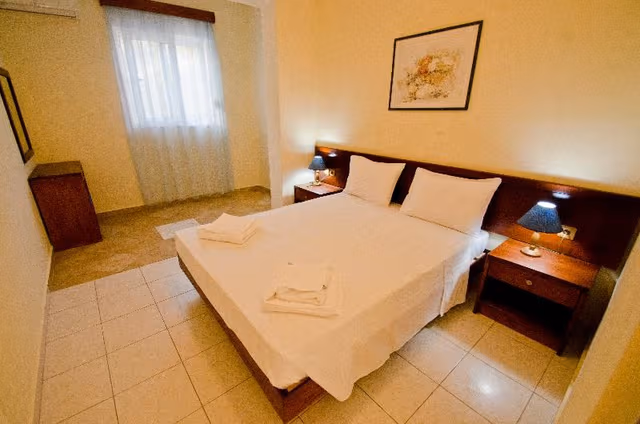 FAMILY ROOM TWO BEDS