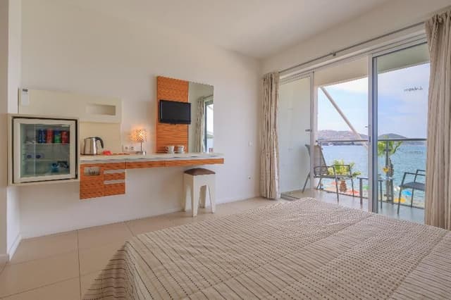 DOUBLE SEA VIEW
