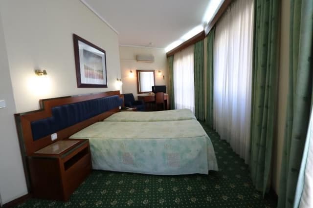 SUITE CAPACITY 2