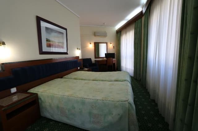 SUITE CAPACITY 3