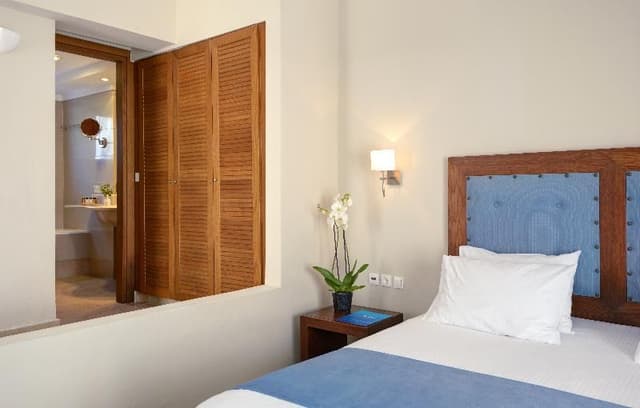 SUITE ONE BEDROOM