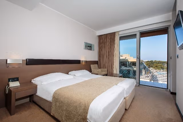 DOUBLE SEA VIEW WITH BALCONY