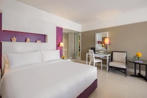 Laguna Premier Room