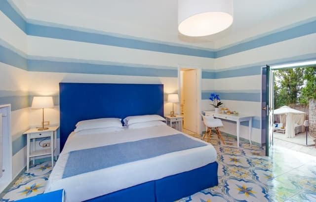 JUNIOR SUITE WITH JACUZZI