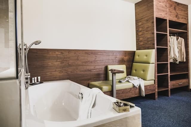 JUNIOR SUITE STANDARD