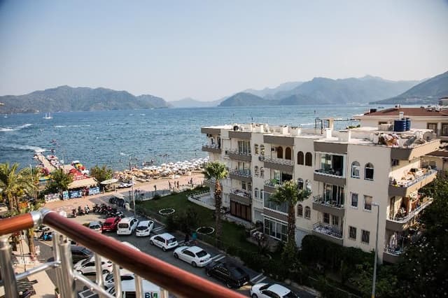 DOUBLE SIDE SEA VIEW