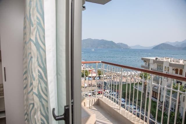 DOUBLE SIDE SEA VIEW